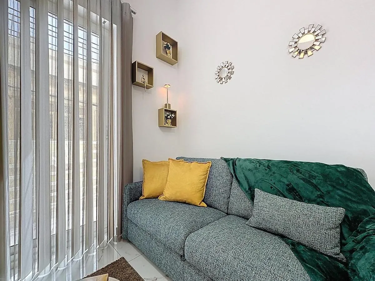 Boho Luxe Terrace - Brand New & Terrace Apartment Saint Julian's