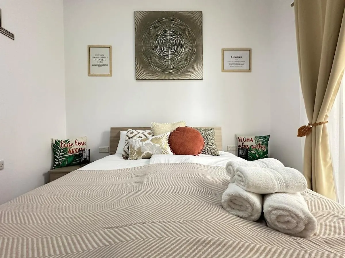 Boho Luxe Terrace - Brand New & Terrace Apartment Saint Julian's