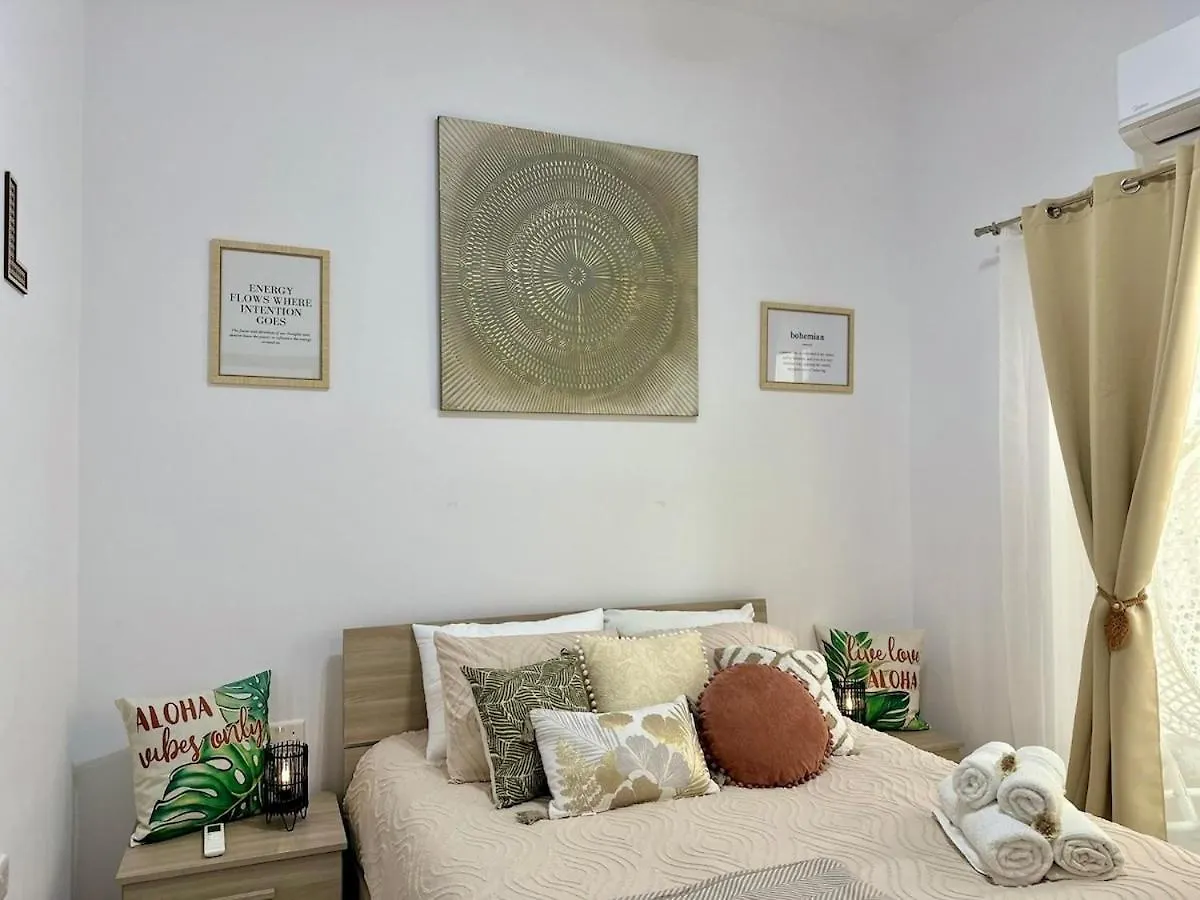 Boho Luxe Terrace - Brand New & Terrace Apartment Saint Julian's