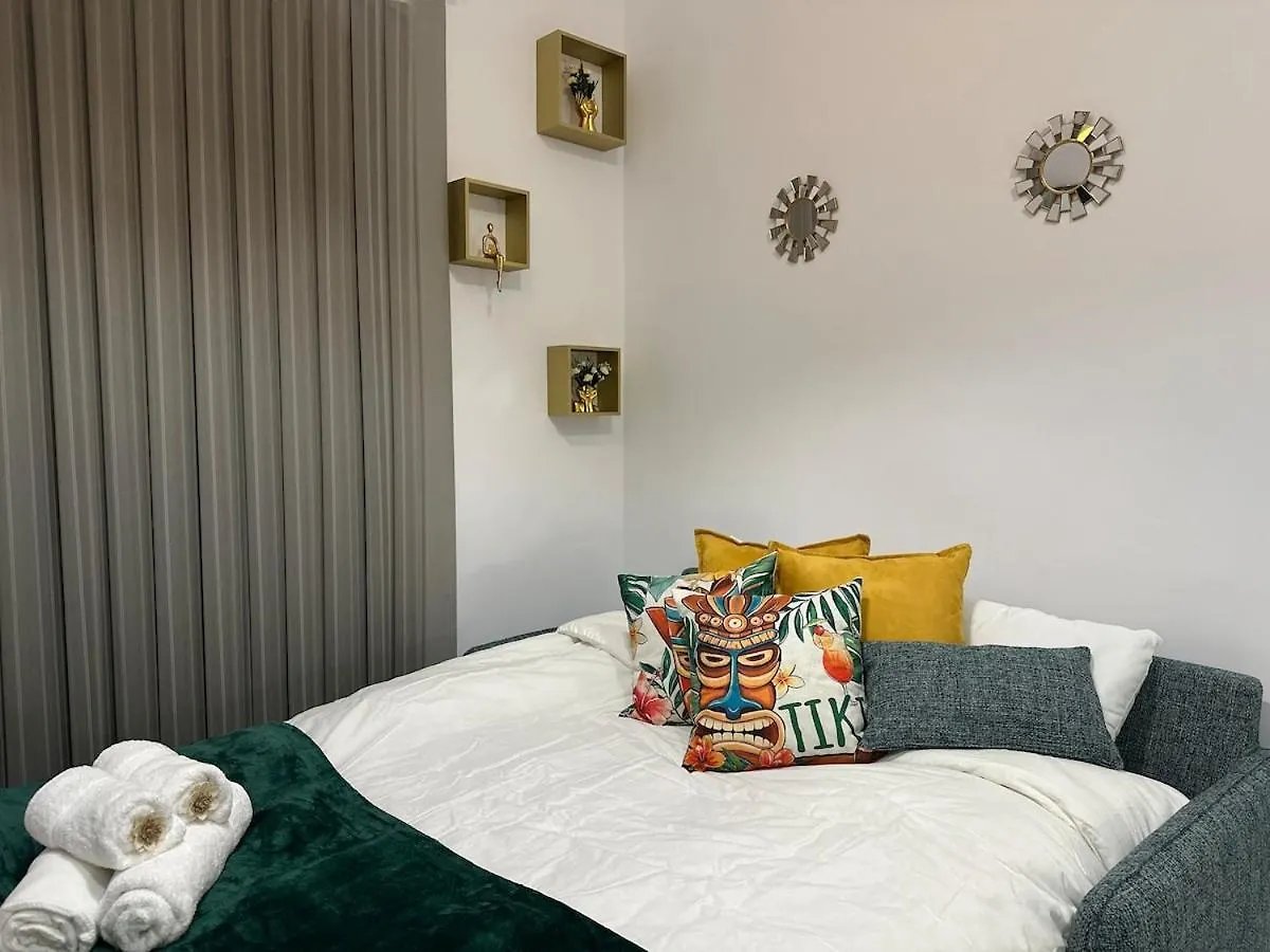 Boho Luxe Terrace - Brand New & Terrace Apartment Saint Julian's